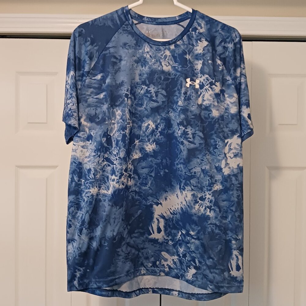 #61 3/$18 - Under Armour Blue/White Short Sleeve Top Size L